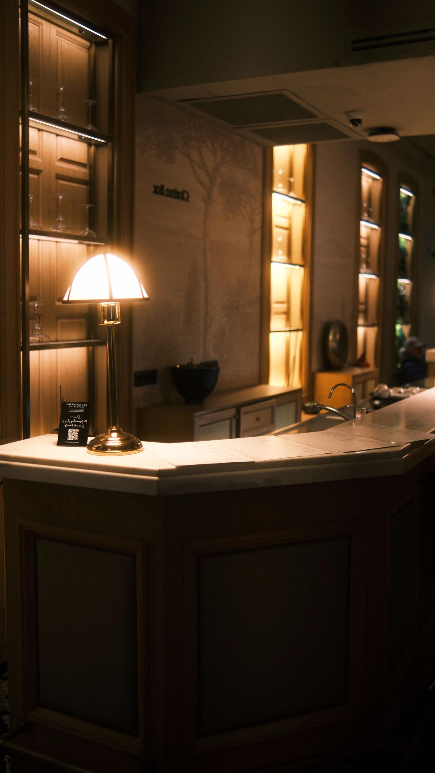 Service bar
